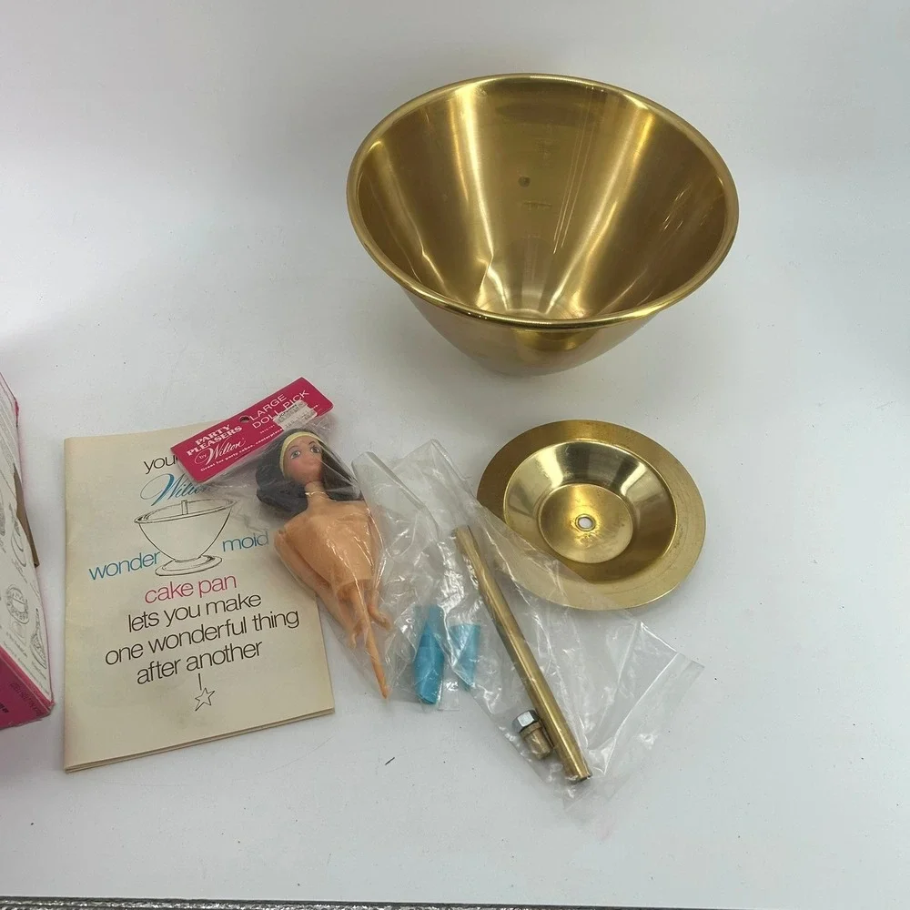 Vintage Wilton Wonder Mold Cake Decorating Set Barbie Bride Doll Cake Pan 1974
